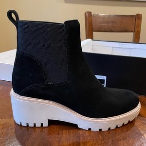 NWT In Original Box Women’s Dolce Vita Haddie Boots in Black Suede Size 8